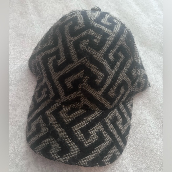 Geometric Adjustable Hat - Picture 6 of 8